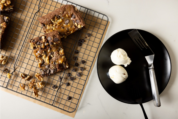 Chocolate Turtle Brownies - Image 3